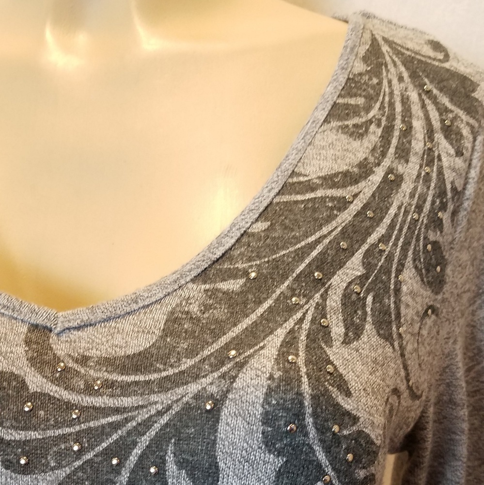 UNITY World Wear Heather Gray V-neck Sweater - Picture 4 of 8